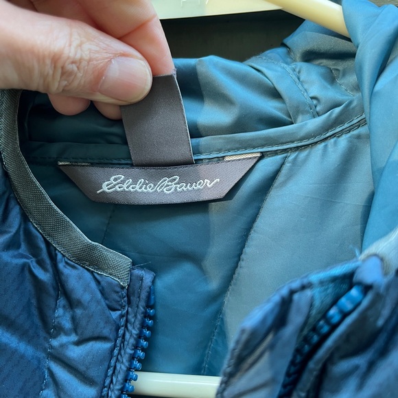 Almost new Eddie Bauer Cirrus Lite jacket - Picture 2 of 7